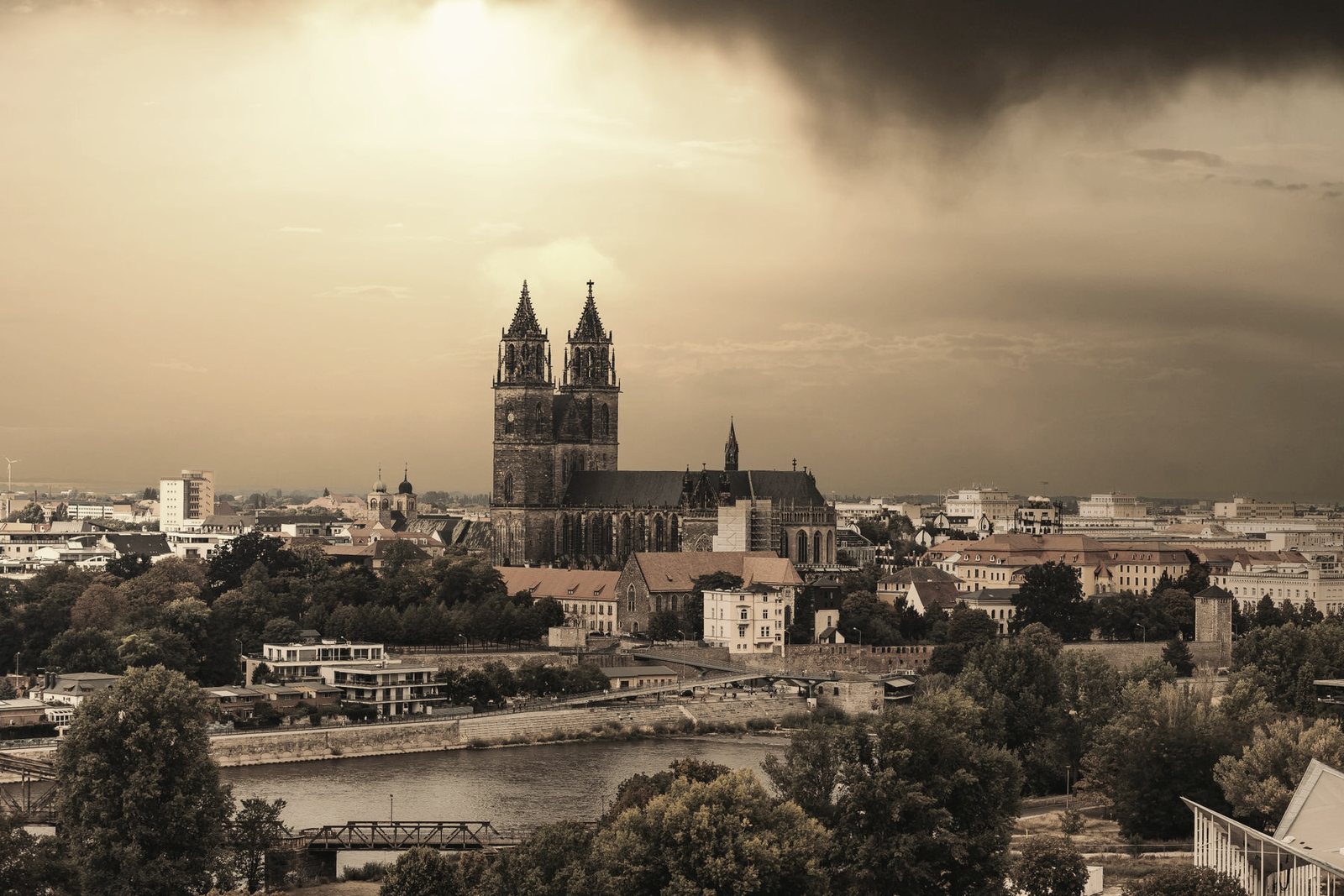Magdeburg cathedral above the river Elbe
